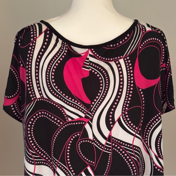Pink and Black Abstract Print Top with Keyhole Back and Ring Detail - Size L - Picture 7 of 8